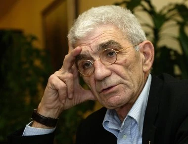 Σύμφωνο συμβίωσης υπέγραψε ο Γιάννης Μπουτάρης με τη σύντροφό του (φωτο)